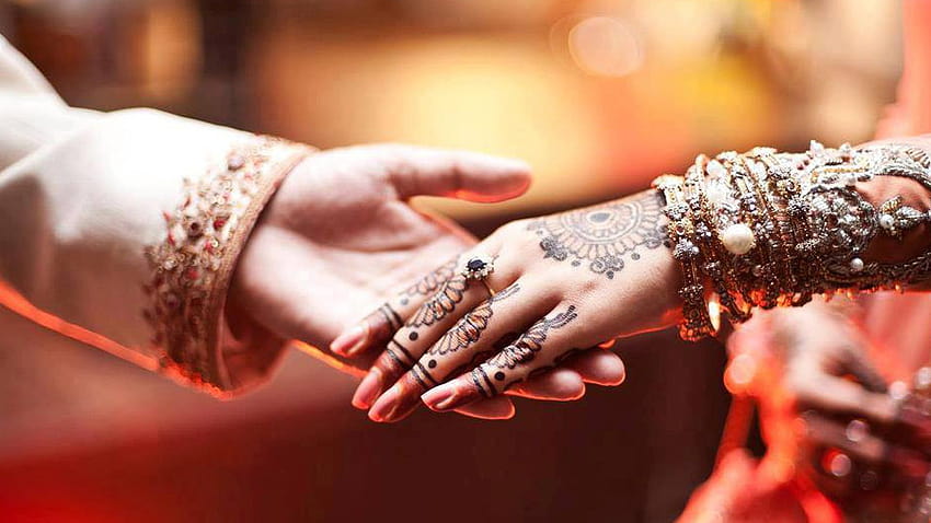 Hände, die Paar-Liebes-Hochzeits-Wünsche, Hochzeitsliebespaar halten HD-Hintergrundbild
