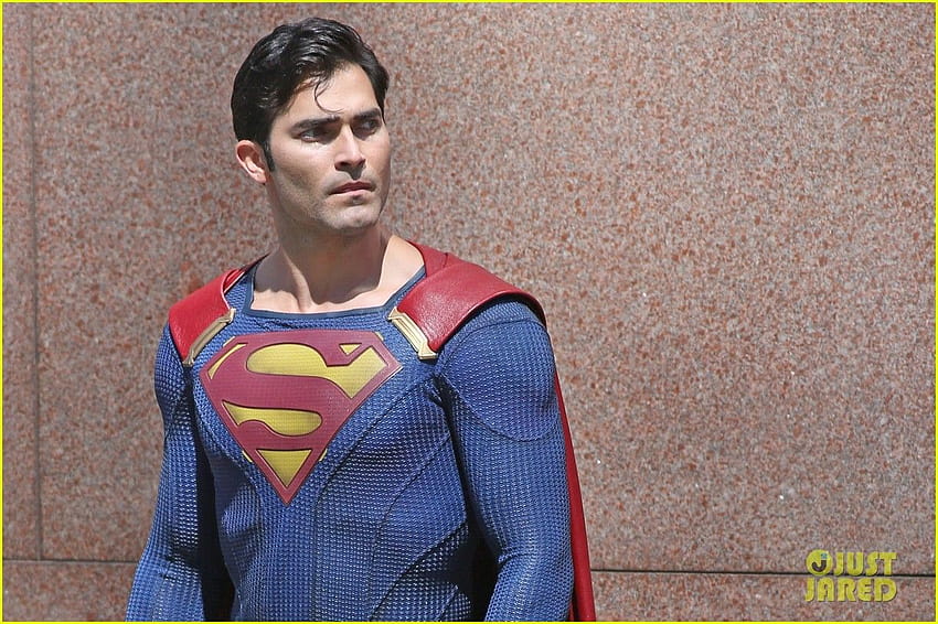 Тайлър Хьоклин спасява деня като Супермен по време на те за 