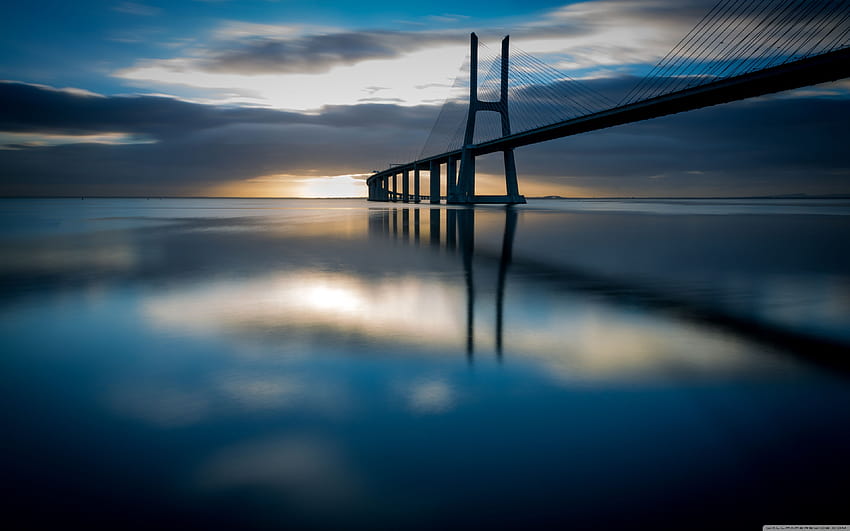 Vasco da Gama bridge, Lisbon, Portugal at sunrise Ultra, fond ecran macbook vsco HD wallpaper