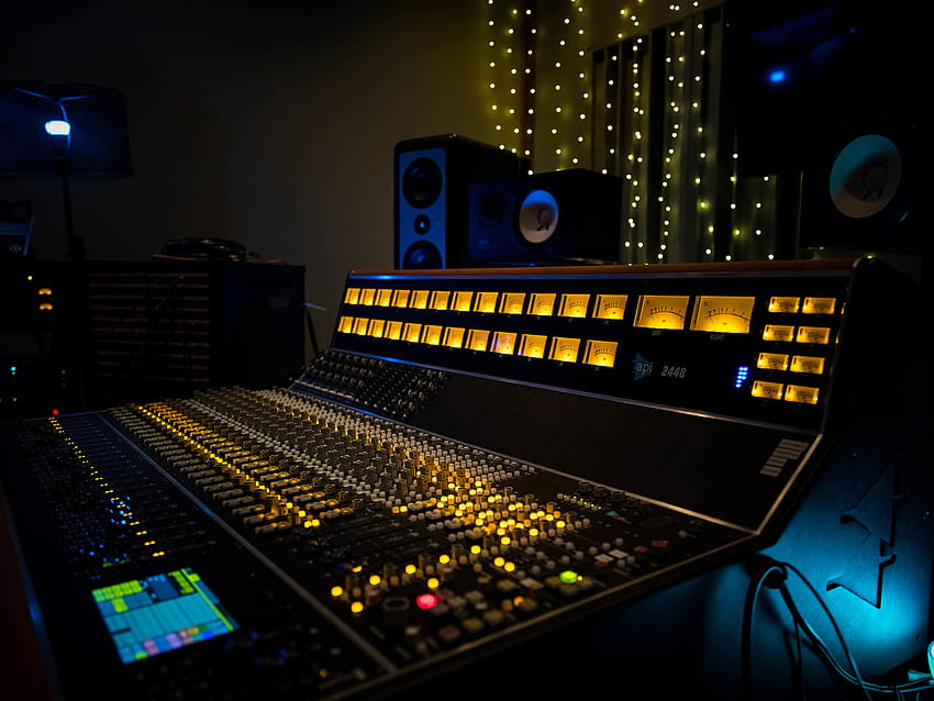 Le studio d'enregistrement de classe mondiale Wire & Vice de Tosa change de mains, studio de son Fond d'écran HD