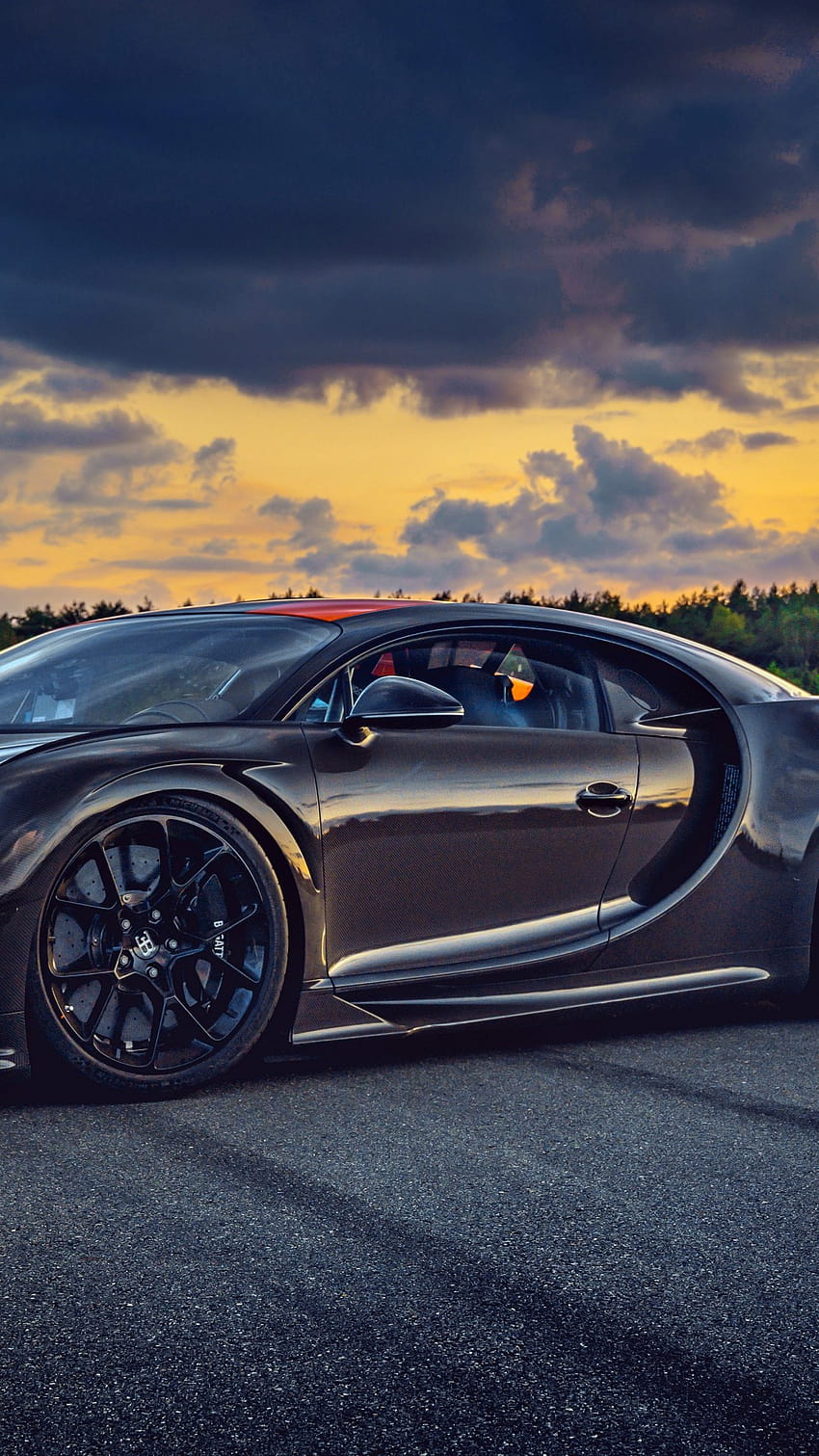 Với hình nền điện thoại Bugatti Chiron Super Sport 300+, bạn được đắm mình trong thế giới siêu xe đẳng cấp và đầy tốc độ. Hình ảnh chất lượng cao và đầy thông tin này sẽ khiến người dùng cảm thấy quyến rũ và say mê.