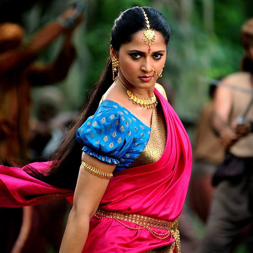 Anushka Shetty como Devsena invisible de Bahubali, devasena fondo de pantalla del teléfono