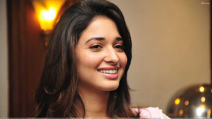 Tamanna Bhatia Pink Lips Smiling Cute Face Closeup, thamanna HD тапет