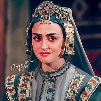 Ertugrul's second wife Hande Soral stuns fans with new bold, ilbilge ...