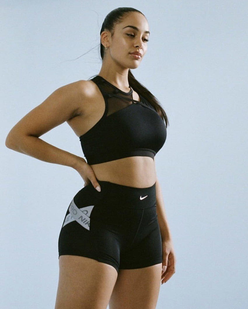 Джорджа Смит участва в новата дамска кампания на Nike в Обединеното кралство Blue, iphone на Джорджа Смит HD тапет за телефон