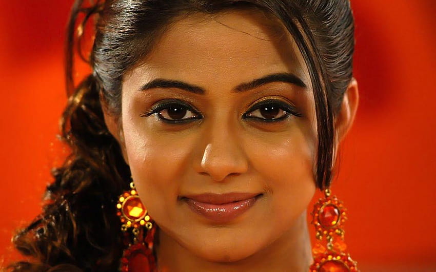 南インドの女優プリヤマニは彼女のビジネスマンのボーと婚約しました, インドの女優の顔をクローズアップ 高画質の壁紙