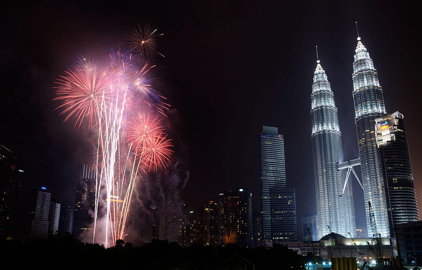 Where to watch the fireworks in KL, new year firecracker HD wallpaper