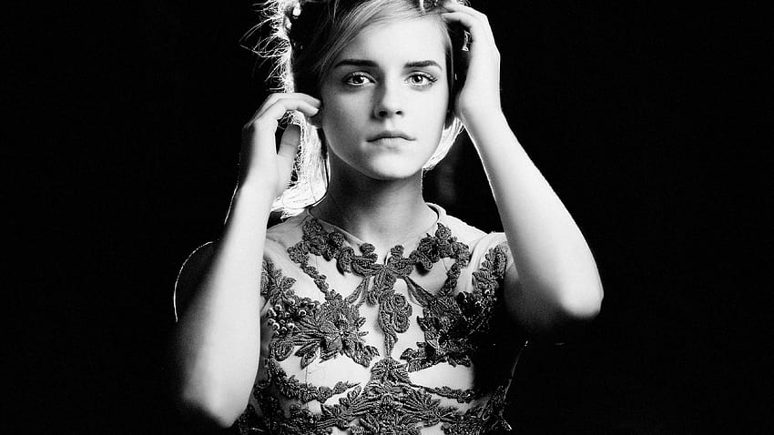 Emma Watson Black And White HD wallpaper
