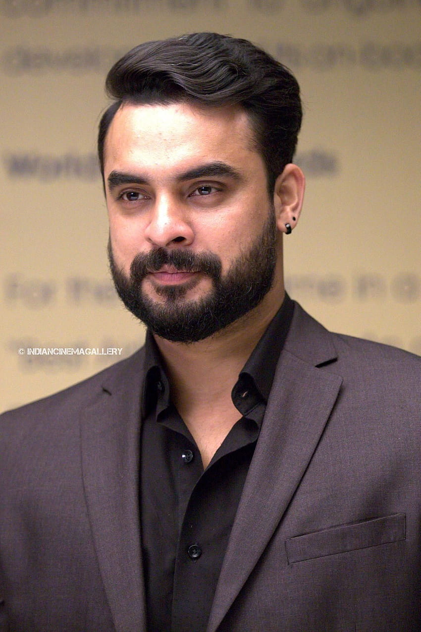 Tovino Thomas Wiki, Age, Family, Movies, HD Photos, Biography, and More |  Cute actors, New images hd, Mom pictures