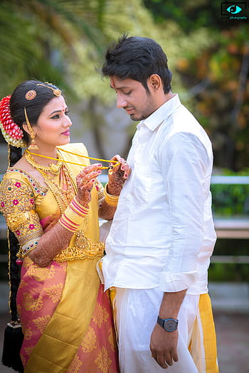 Matrimonial Bliss: Captivating South Indian Couple Shots that we're Smitten  by! | WeddingBazaar