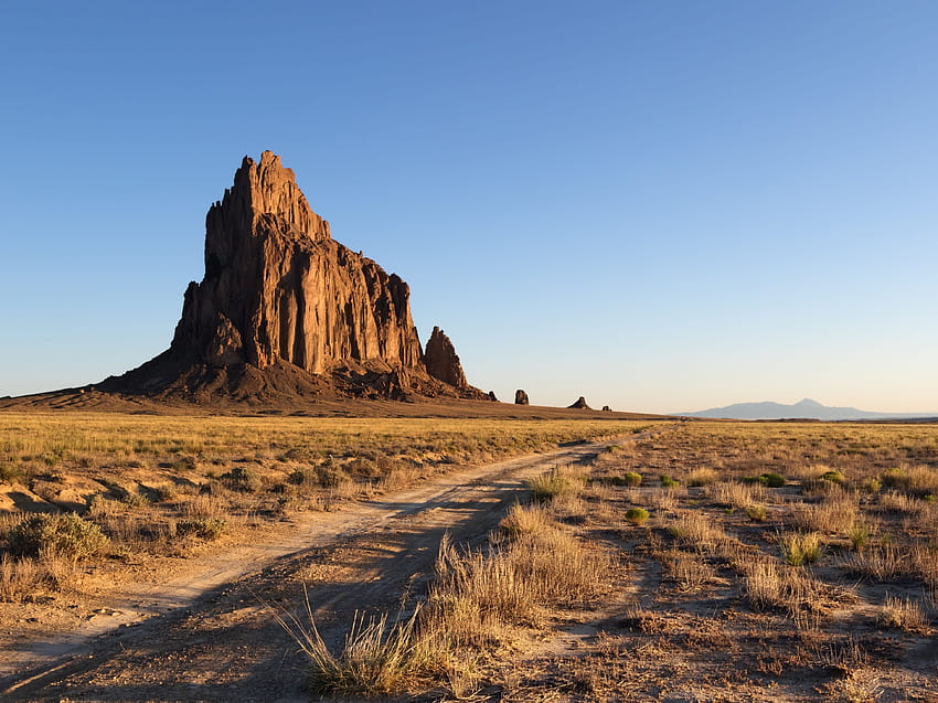 Fakta Tentang Ship Rock, Puncak Suci Navajo, formasi batuan shiprock meksiko baru Wallpaper HD