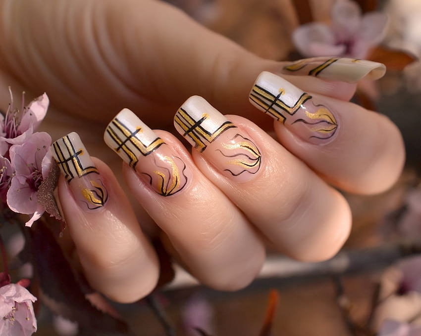 Stone Nails' Are the Neutral Mani Trending for Spring 2024 | Glamour