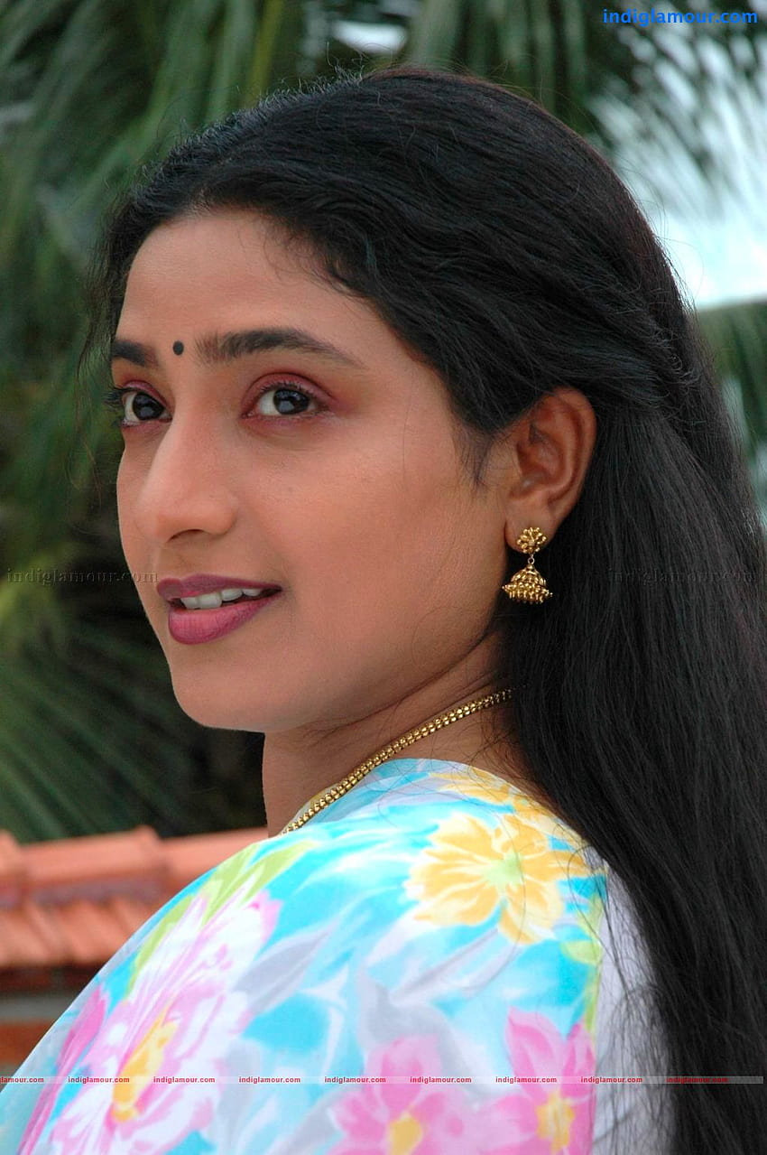Praveena Actress , pics and stills HD phone wallpaper