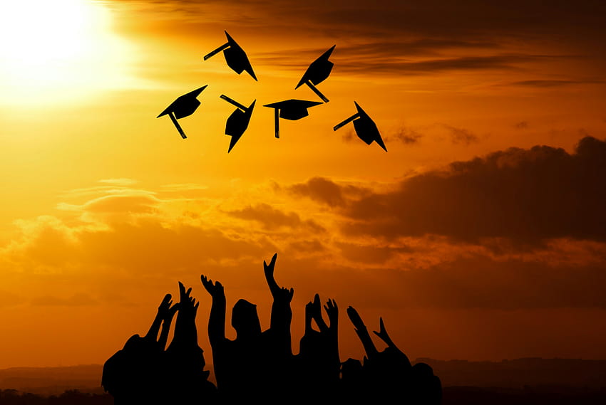 : дипломиране, академичен, постигане, въздух, слънце, шапка, празник, церемония, колеж, степен, ование, ование, рокля, ръка, щастлив, шапка, високо, радост, знание, учене, магистри, училище, старши, небе, студент , успех, слънчева светлина, хвърляне, университет, студенти HD тапет