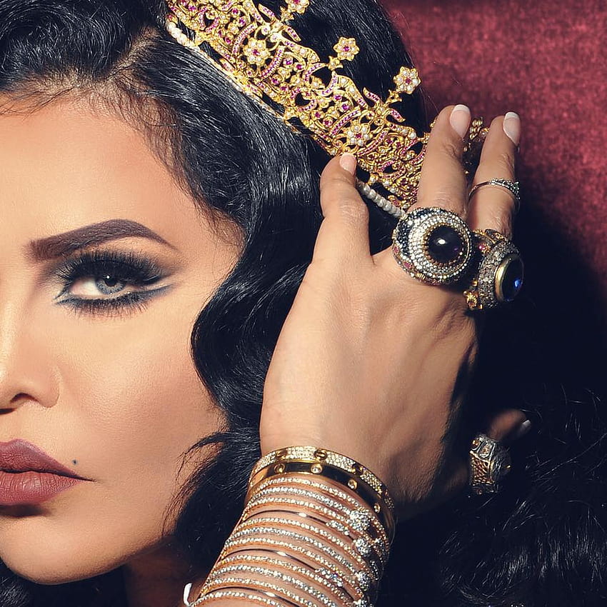 The curious case of Ahlam's mobile mole! HD phone wallpaper