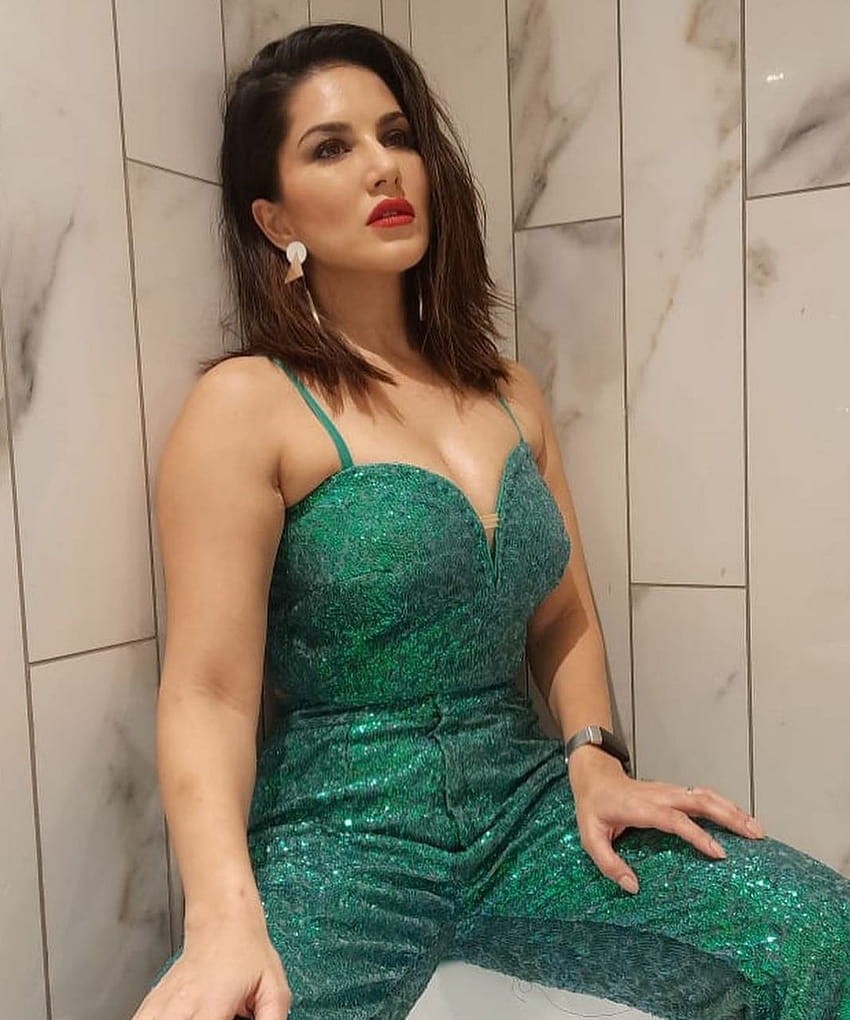 Sunny Leone Hot : hot green dress pics of Sunny Leone HD phone wallpaper