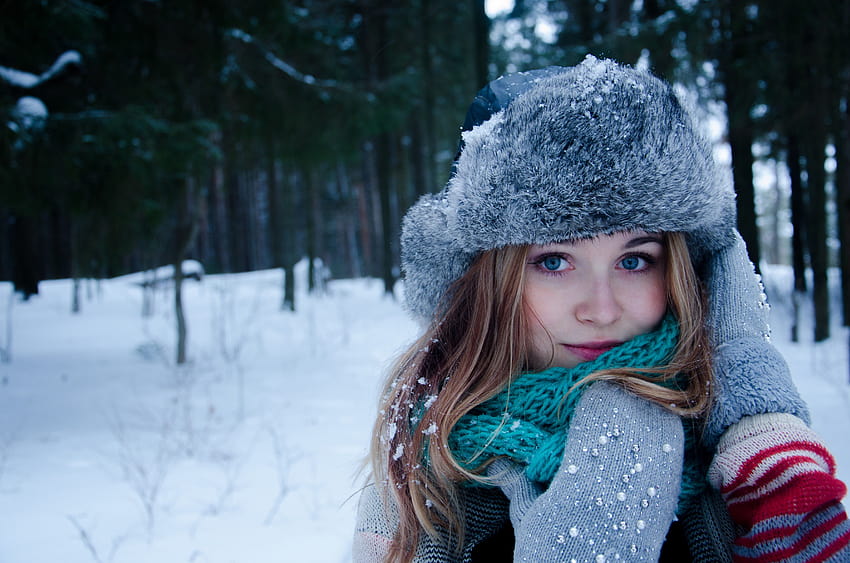 winter gloves long hair blue eyes women blonde funny hats women outdoors aryan snow / and Mobile Backgrounds, snow women HD wallpaper