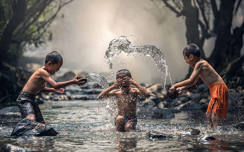 Kids Playing With Water MacBook Air HD wallpaper