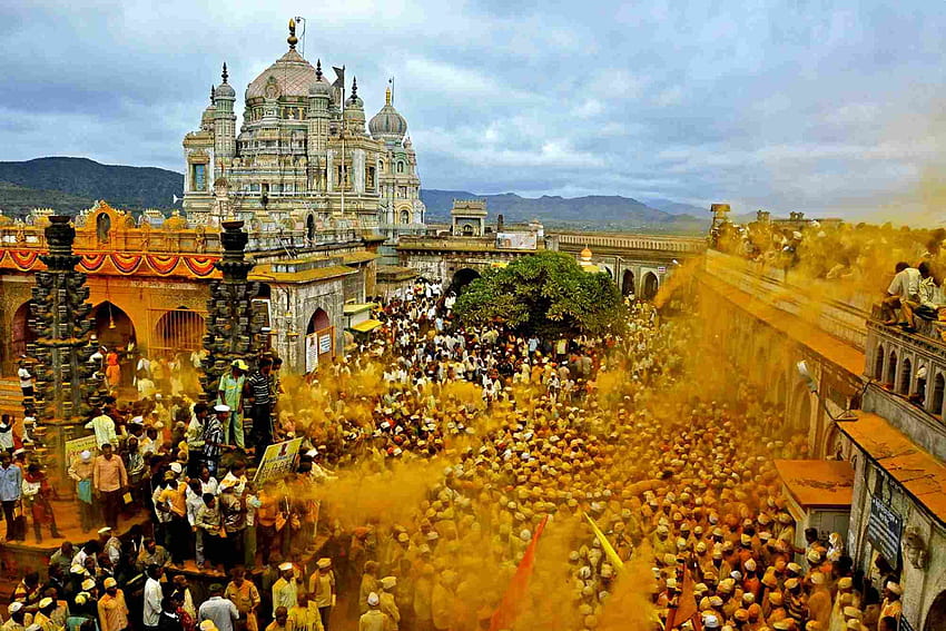 Jejuri kasabası, Khandobachi olarak bilinen Maharashtra eyaletindeki saygıdeğer tapınaklardan birinin yeri olarak bilinir… HD duvar kağıdı