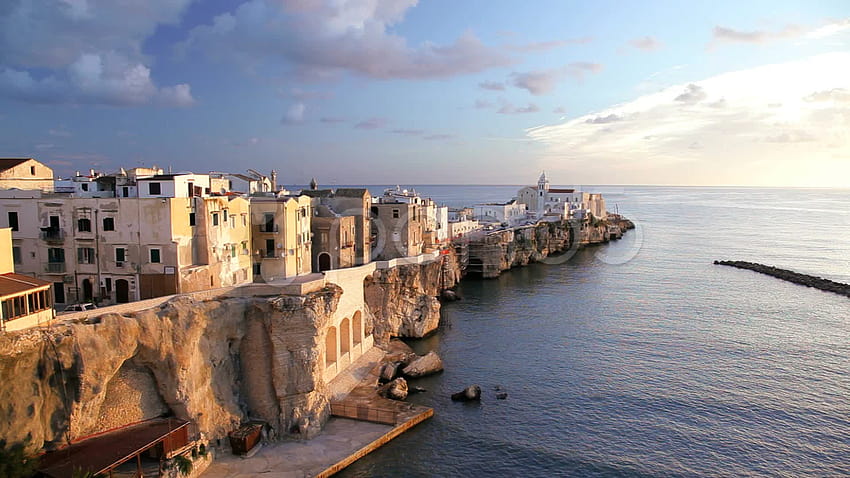 Stok Video: Vieste eski şehir, Puglia, İtalya ~ HD duvar kağıdı