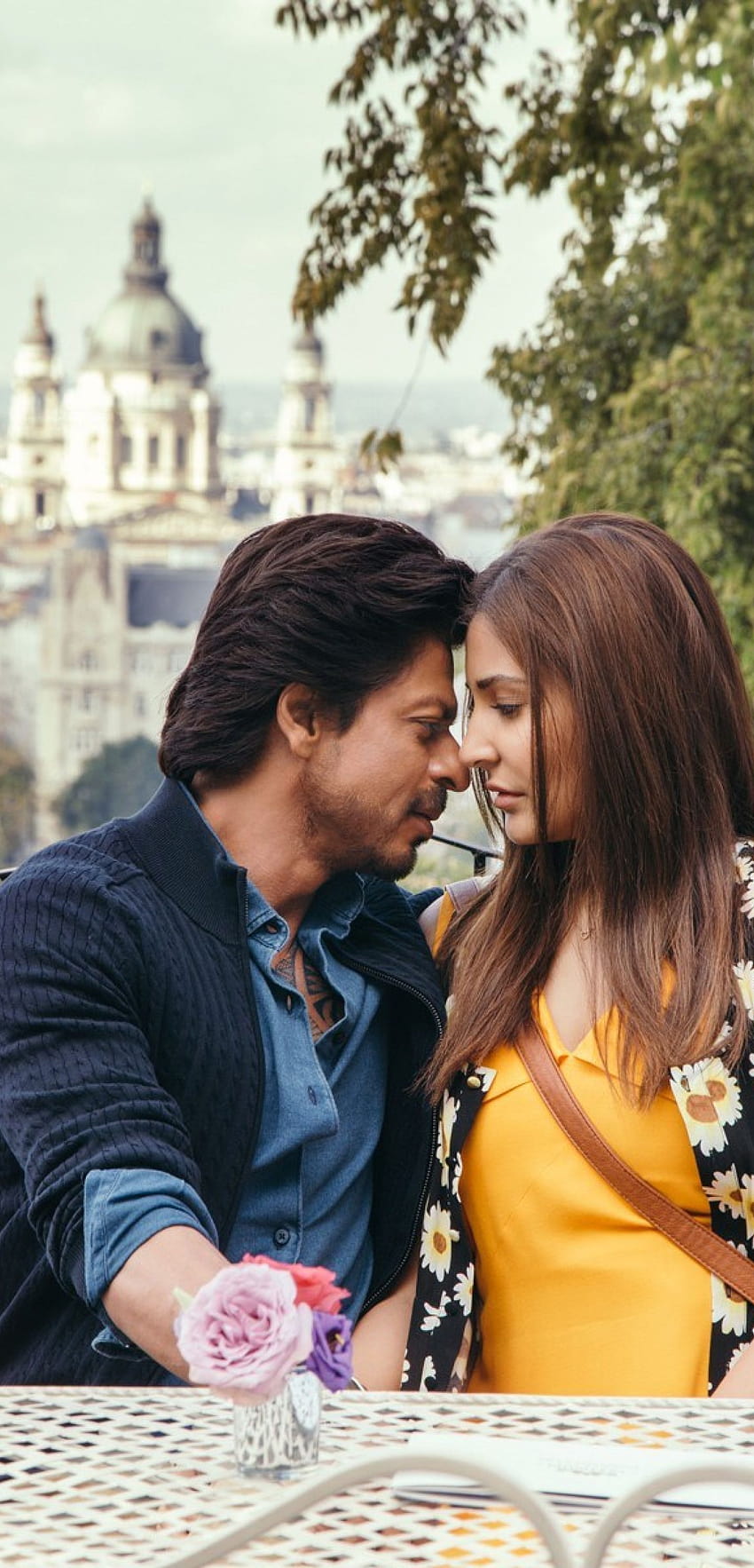 1440x2992 Jab Harry Met Sejal Anushka and Shahrukh Khan Romance 1440x2992 Resolution , Movies , and Backgrounds HD phone wallpaper