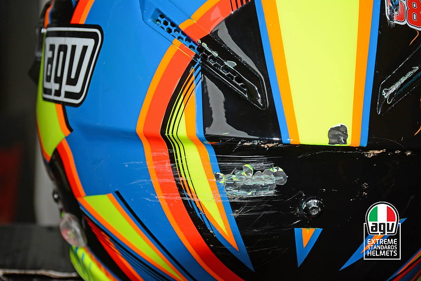 How His Helmet Saved Valentino Rossi, No Honda RC213V, agv HD wallpaper