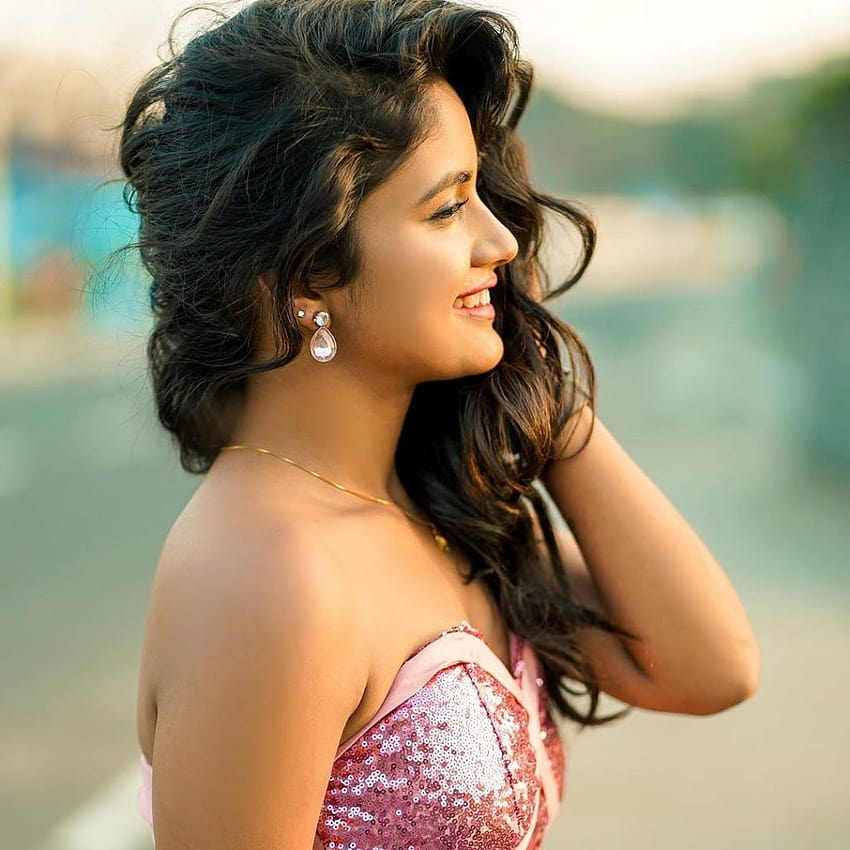 Impresionante modelo de TikTok Nisha Guragain, chica estrella de tiktok fondo de pantalla del teléfono