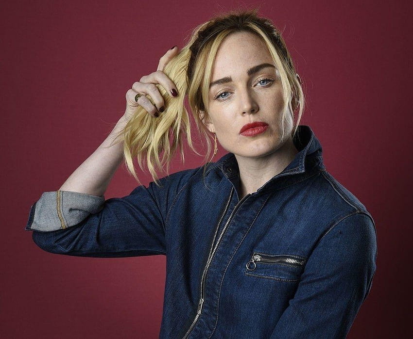 Caity lotz, jeans, play with hair HD wallpaper