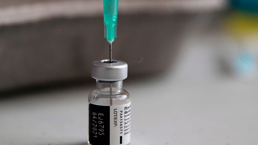 CDC: Dieser Schritt nach Erhalt des COVID-19-Impfstoffs von Pfizer Biontech HD-Hintergrundbild