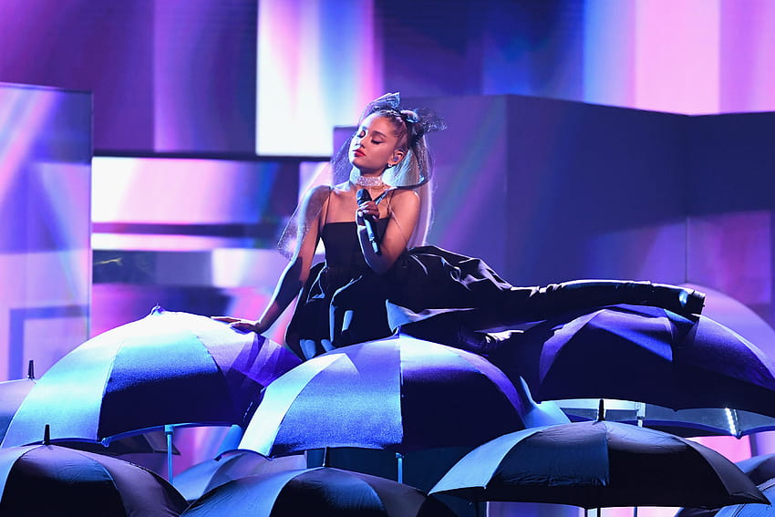 Ariana Grande's 2018 Billboard Music Awards Dress May Look Familiar, ariana grande one last time HD wallpaper