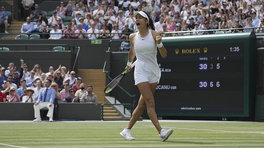 Emma Raducanu becomes youngest British woman to reach Wimbledon 4th round in Open era HD wallpaper