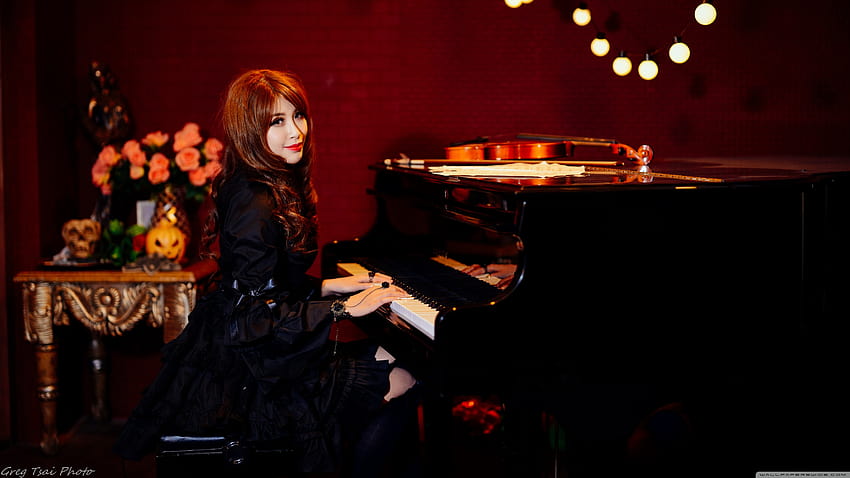 Woman Playing Piano U for Ultra TV, piano recital HD wallpaper