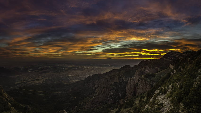 BOTPOST] The view of Albuquerque, New Mexico at sunset from Sandia HD wallpaper