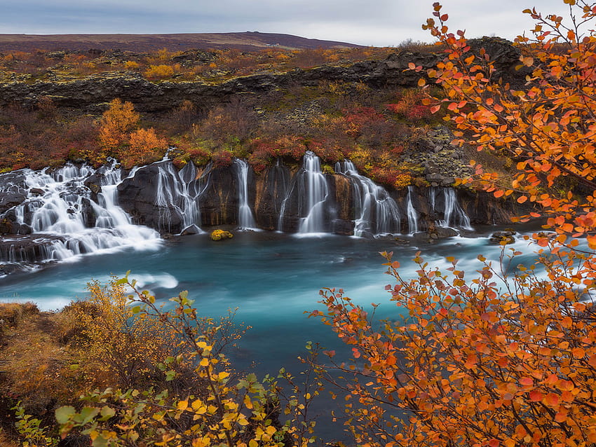 Храунфосар е водопад в Исландия Есенна пейзажна графика от Исландия Ултра фонове за компютър Mac лаптоп таблет мобилен телефон : 13, пейзаж есен HD тапет
