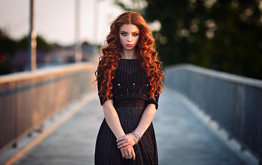 5072096 / 長い髪, モデル, 女性, 青い目, 赤毛, 少女, 被写界深度, 黒いドレス, 口紅, 赤毛の少女 高画質の壁紙