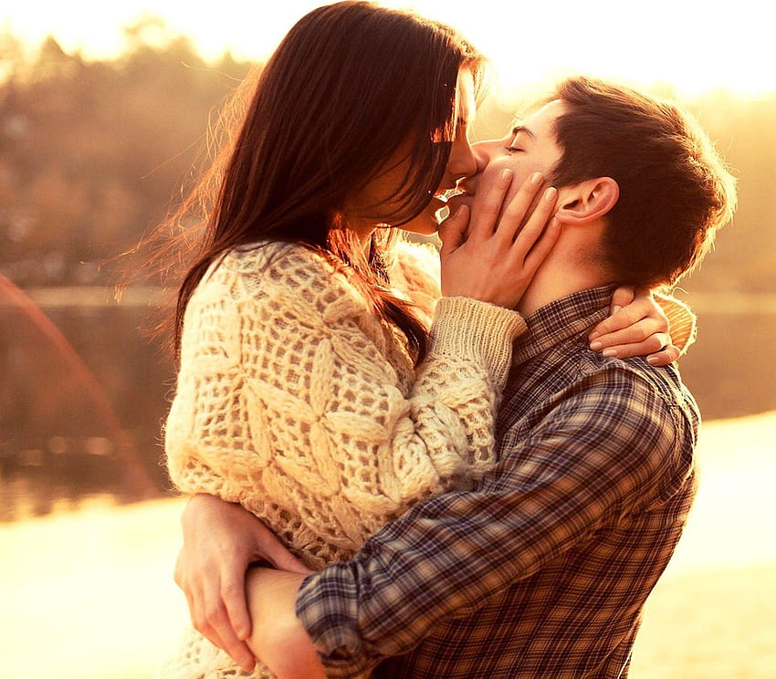 süßes Liebespaar, das WhatsApp dp 2015 küsst, romantischer Kuss HD-Hintergrundbild