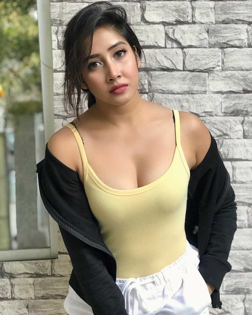 Hot Of Instagram Model Sofia Ansari HD phone wallpaper