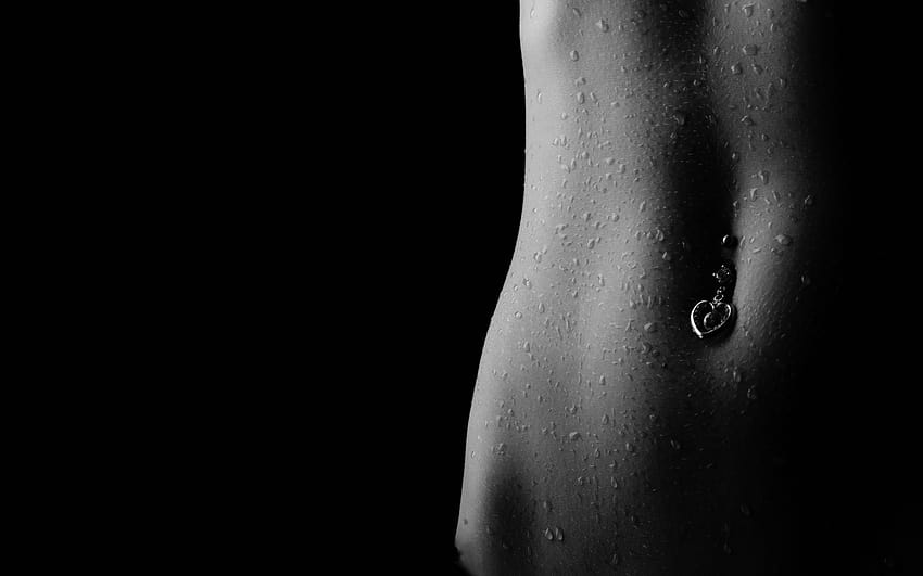 : women, piercing, wet, back, belly, skin, light, eye, hand, darkness, Sense, arm, black and white, monochrome graphy, abdomen, human body, organ, close up, trunk 2560x1600 HD wallpaper