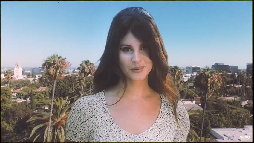 Lana Del Rey vira gigante dans le clip et lança novo disco; ouça, lana del rey fait le temps Fond d'écran HD