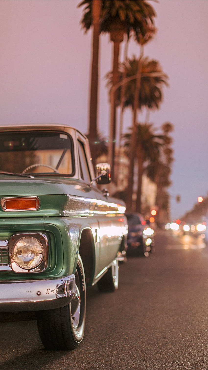 Vintage car parked on Ocean Blvd during sunset iPhone 8, retro sunset aesthetic HD phone wallpaper