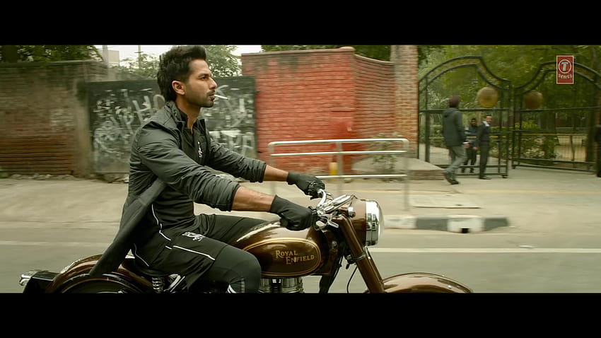 Shahid Kapoor Black T, vélo kabir singh Fond d'écran HD