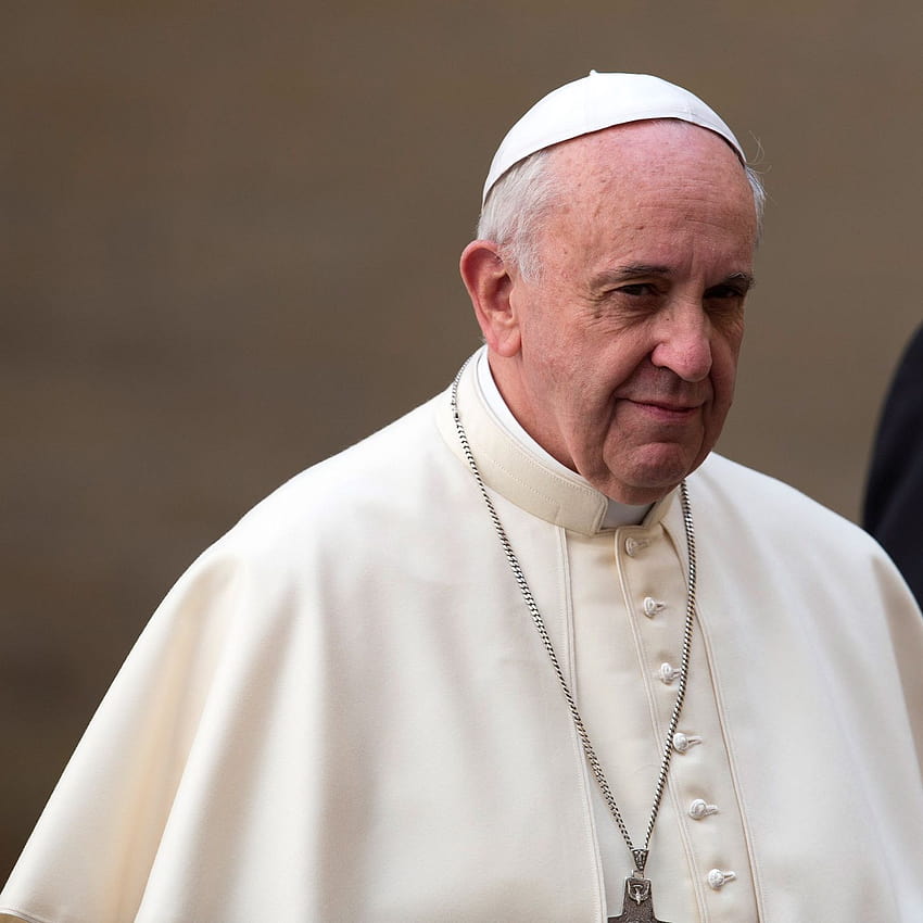 El Papa Francisco comparó los argumentos a favor de los derechos de las personas transgénero con las armas nucleares fondo de pantalla del teléfono