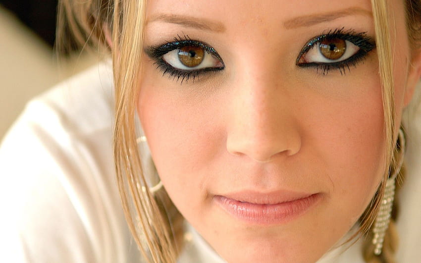 Closeup Brown Eyes Blonde Face Looking At Viewer Eyes Hilary Duff Eyeliner Hazel Eyes Women HD wallpaper