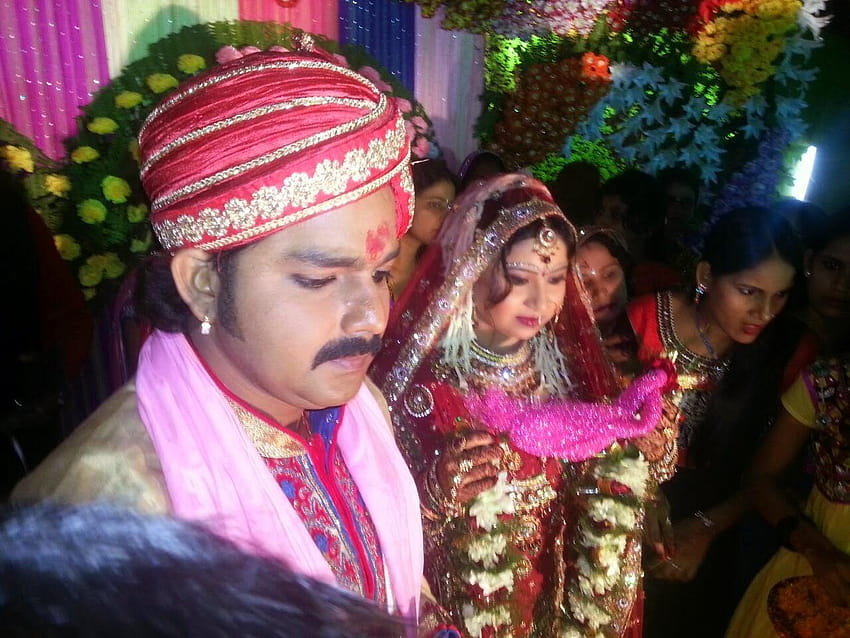 & Video : Pawan Singh New Wife Jyoti Singh & Old Wife Neelam HD wallpaper