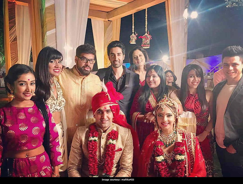 Pooja Banerjee, Sandeep Sejwal Are Married. See Pics Here HD wallpaper