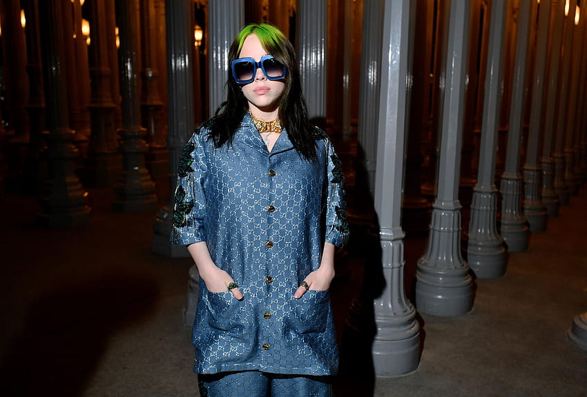 Billie Eilish: I started wearing baggy clothes because I 'hated' my body, billie eilish wearing gucci HD wallpaper