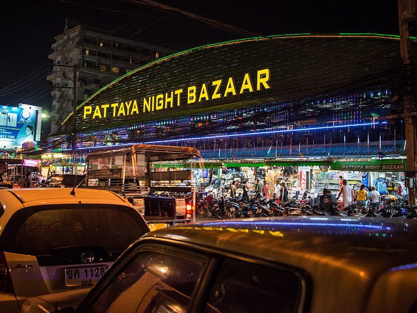 Night Bazaar at a resort in Pattaya, Thailand HD wallpaper