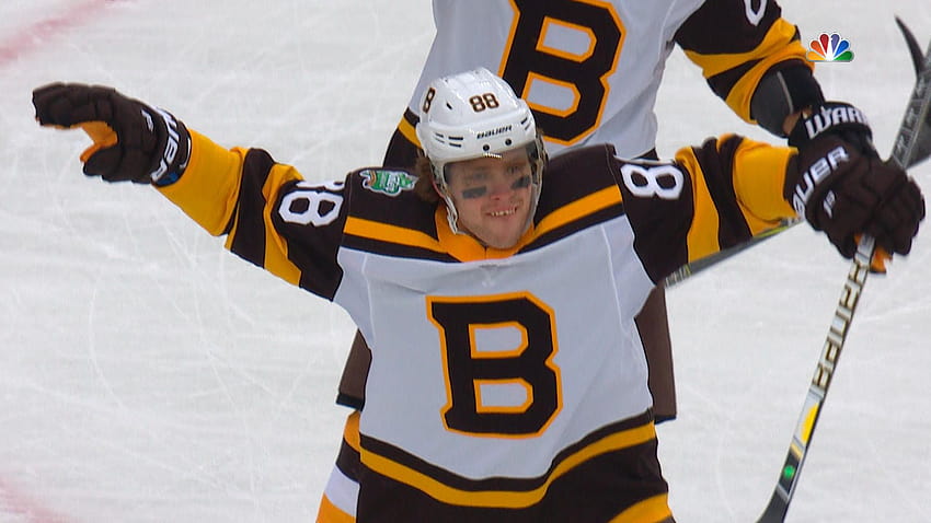 Bruins' David Pastrnak scores on power play to tie Blackhawks HD wallpaper