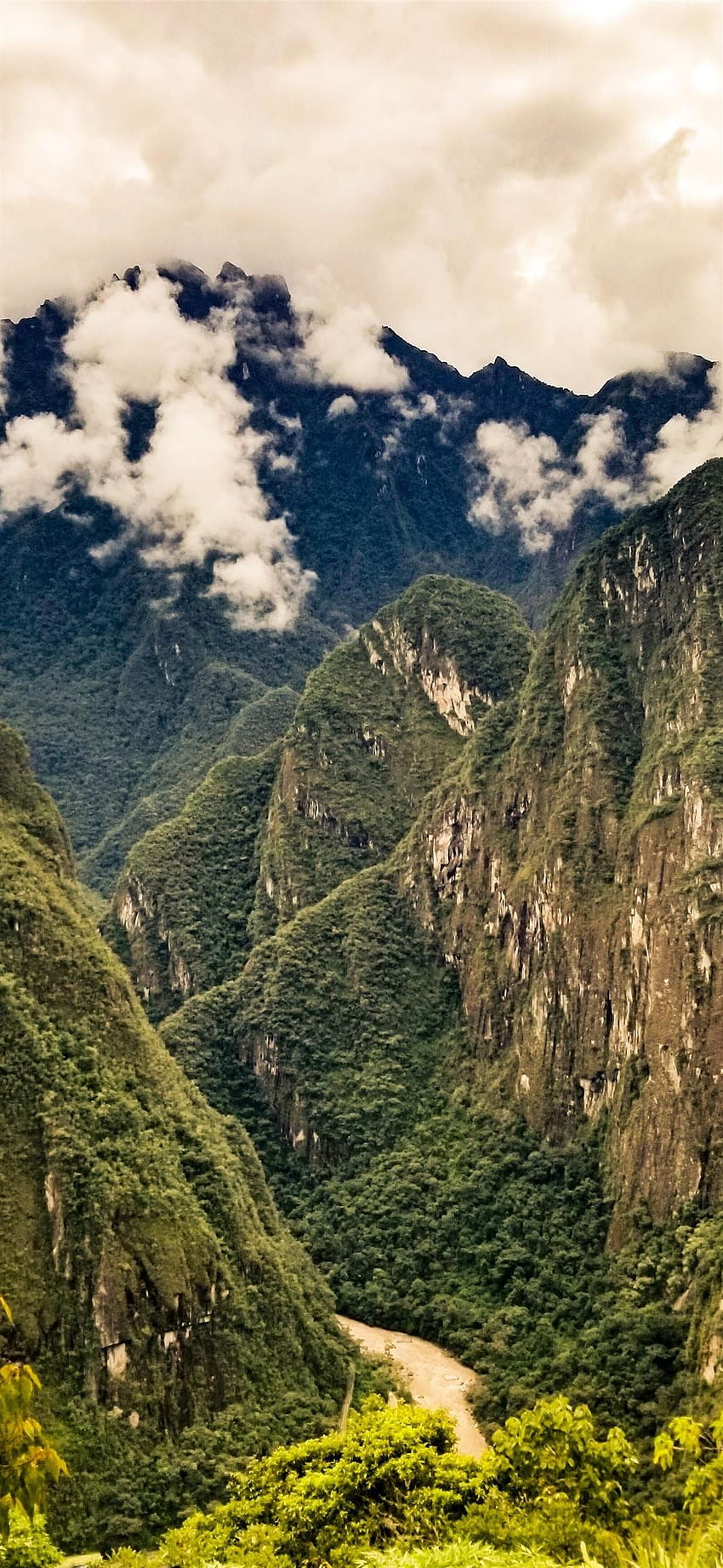Montañas de los Andes de Perú cerca de Machu Picchu OC iPhone 11 fondo de pantalla del teléfono