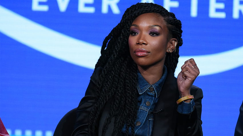 Singer Brandy hospitalized after apparently losing consciousness on plane at LAX, brandy norwood HD wallpaper
